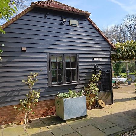 The Barn - Quiet Location Villa Ashford  Exterior photo
