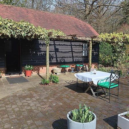 The Barn - Quiet Location Villa Ashford  Exterior photo