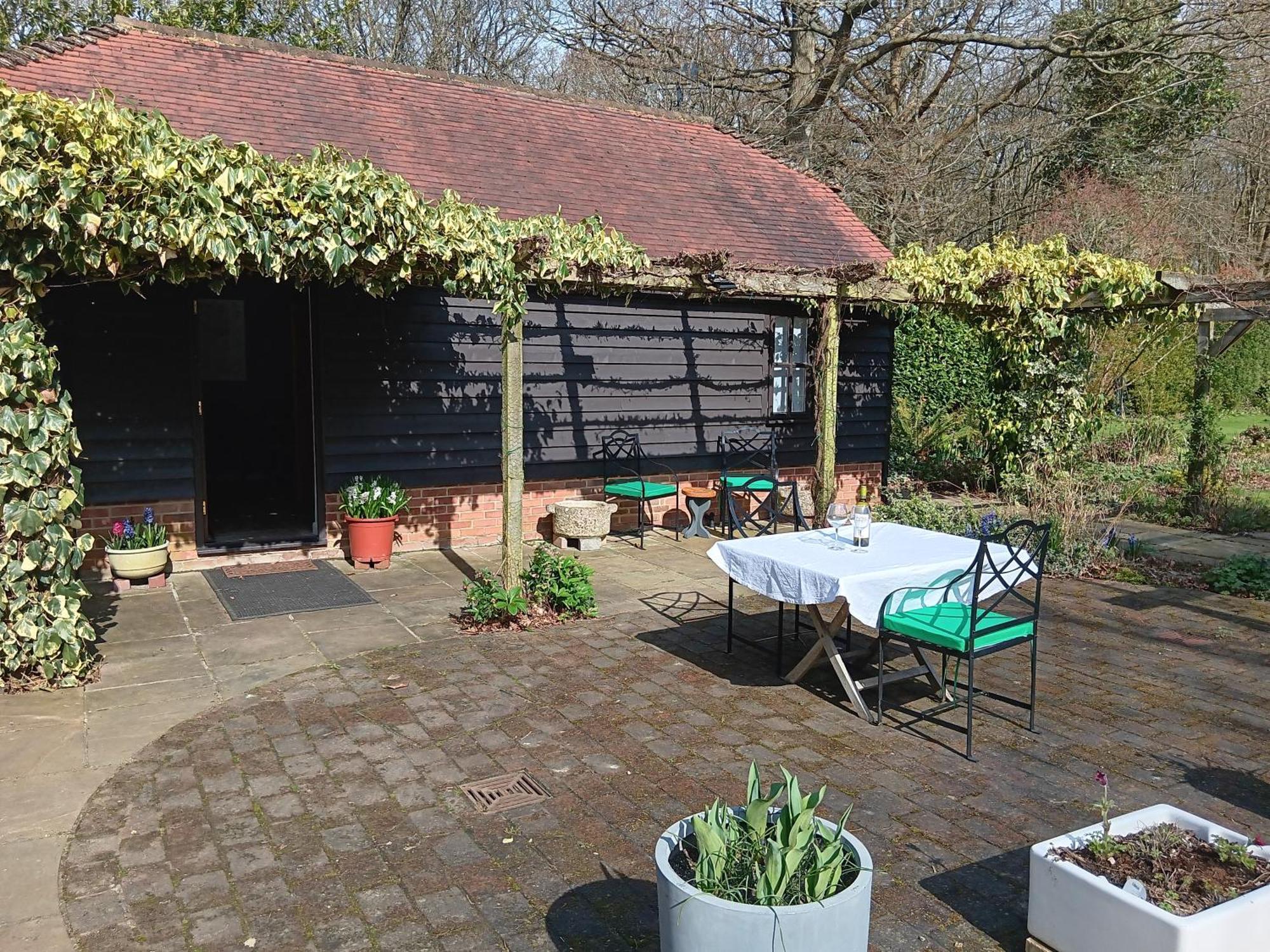 The Barn - Quiet Location Villa Ashford  Exterior photo