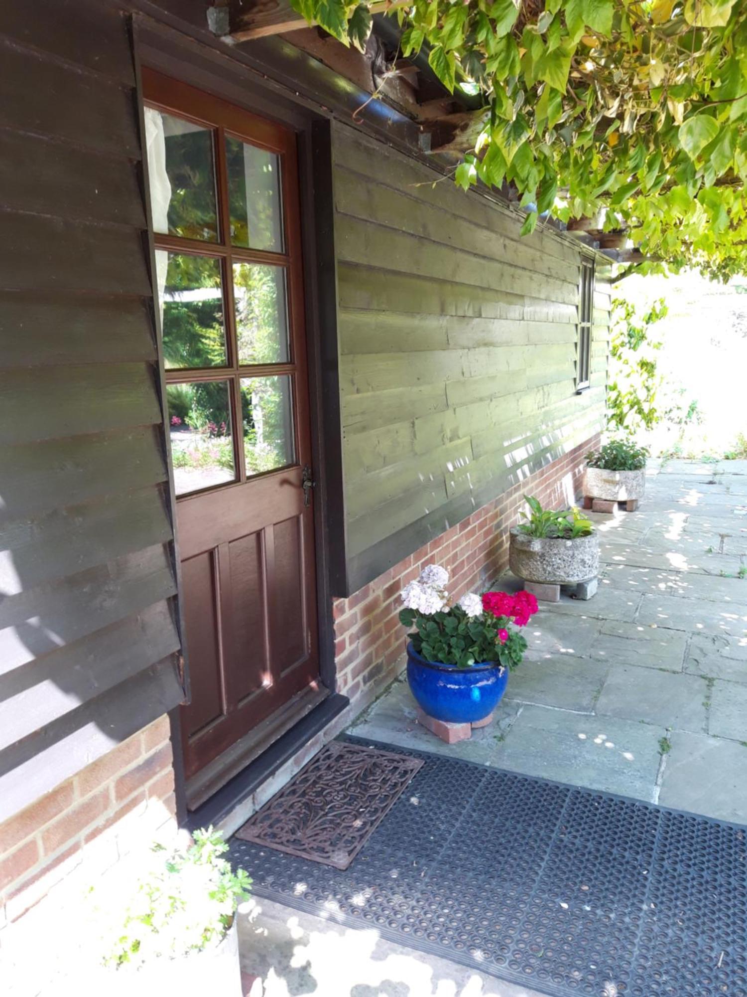 The Barn - Quiet Location Villa Ashford  Exterior photo